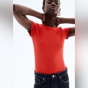 H&M Ribbed Crew Neck Tee Red Soft Stretchy Medium Fitted Normcore T-Shirt Sweet